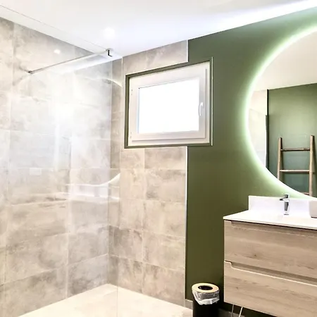 Belle Familiale Renovee Dans Cadre Exceptionnel-ag15 Villa *